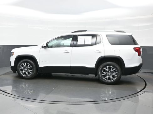 Used 2023 GMC Acadia SLT AWD/4WD image 3