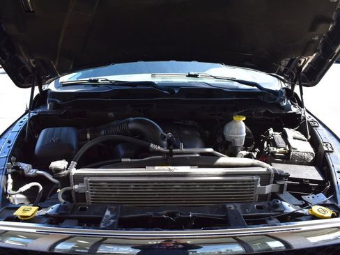 Used 2019 RAM 1500 Classic SLT AWD/4WD image 12