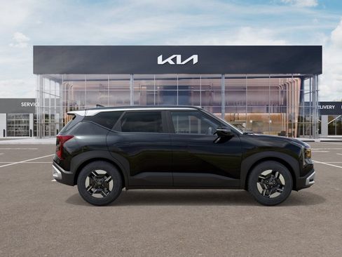 New 2027 Kia Seltos LX FWD image 7