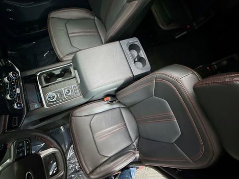 Used 2024 Ford Expedition Limited image 23