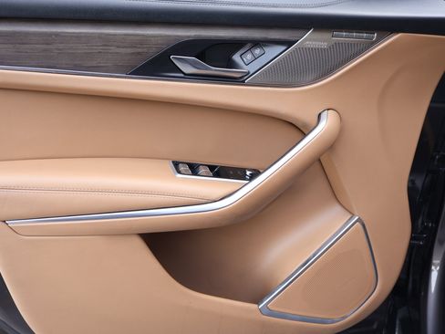 Used 2021 Jaguar F-PACE S image 15