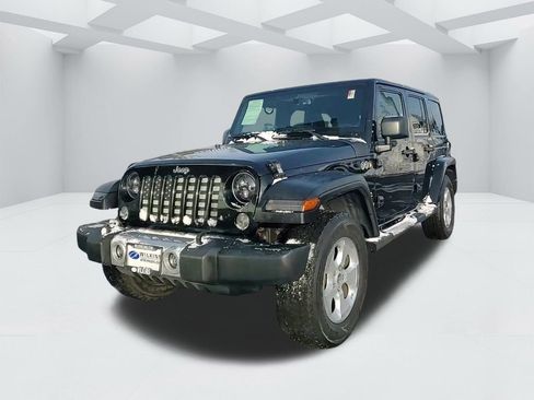 Used 2015 Jeep Wrangler Unlimited Sahara w/ Connectivity Group image 9