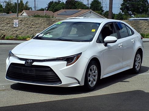 Used 2024 Toyota Corolla LE FWD image 3