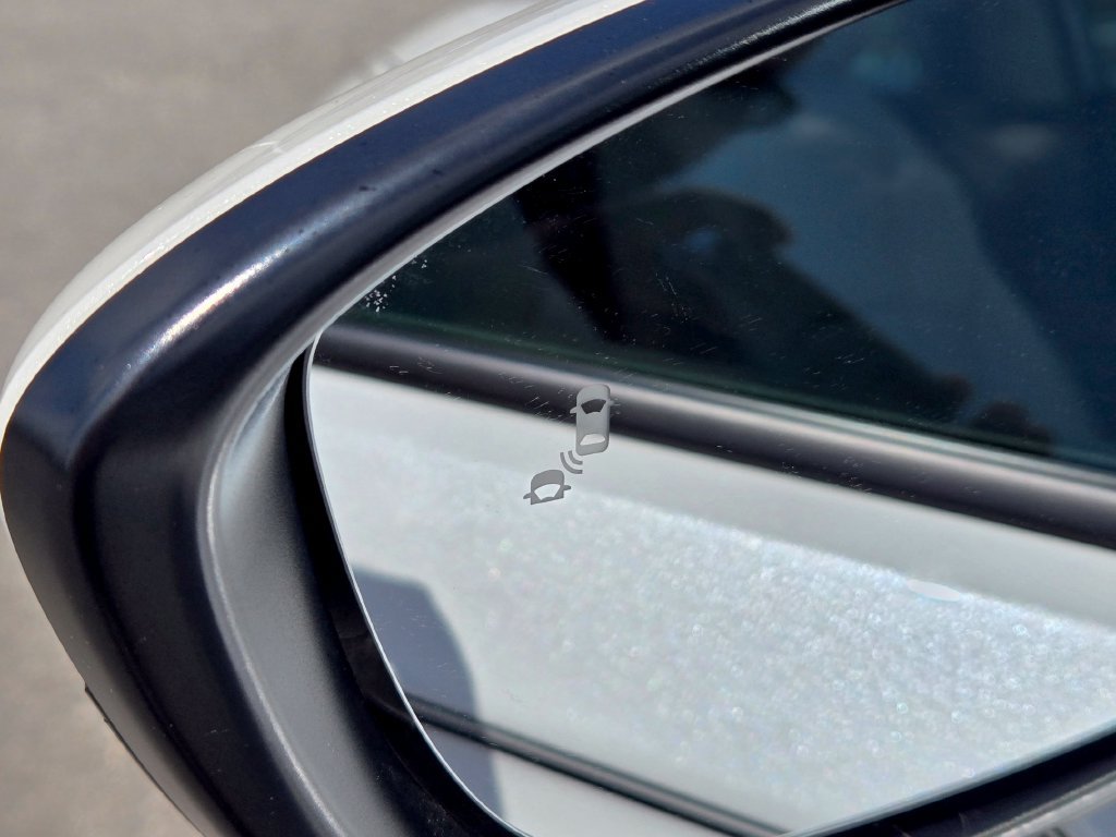 Used 2023 Honda Accord EX image 16