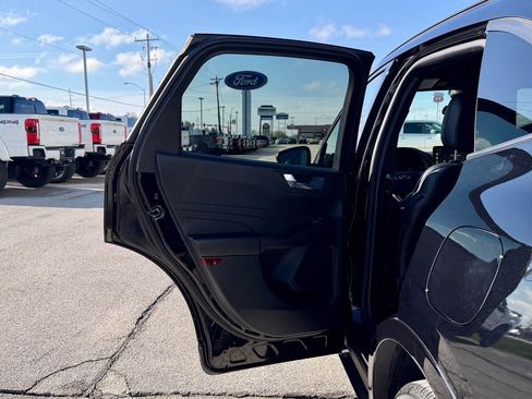 Used 2024 Ford Escape ST-Line w/ Tech Pack #1 AWD/4WD image 15