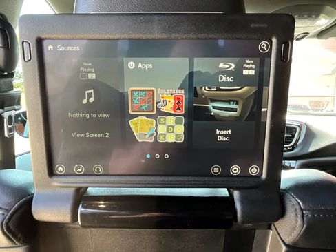 Used 2018 Chrysler Pacifica Touring-L Plus w/ Advanced Safetytec Group FWD image 29