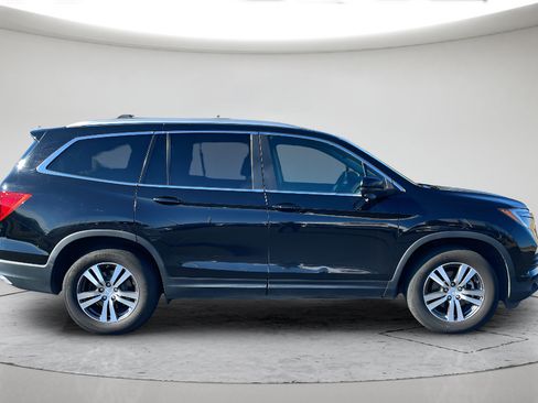 Used 2017 Honda Pilot EX-L image 2