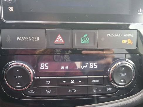 Used 2018 Mitsubishi Outlander SEL image 26