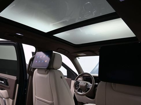 Used 2025 GMC Yukon Denali w/ Denali Reserve Package AWD/4WD image 19