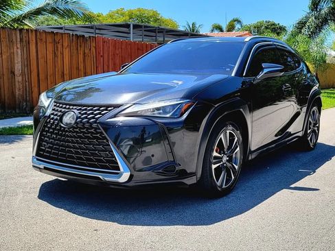 Used 2021 Lexus UX 200 w/ Accessory Package (Z2) FWD image 3