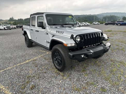 Used 2022 Jeep Gladiator Sport AWD/4WD image 13
