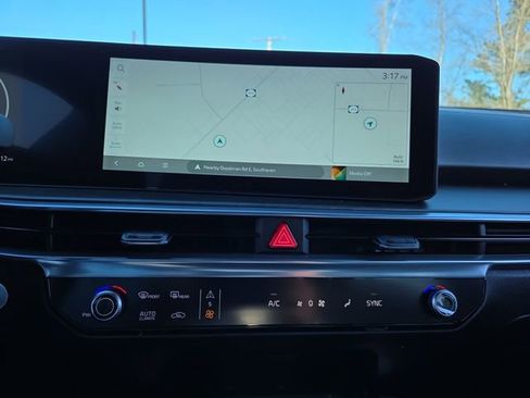 Used 2025 Kia Sorento SX Prestige w/ Sage Leather Package image 23