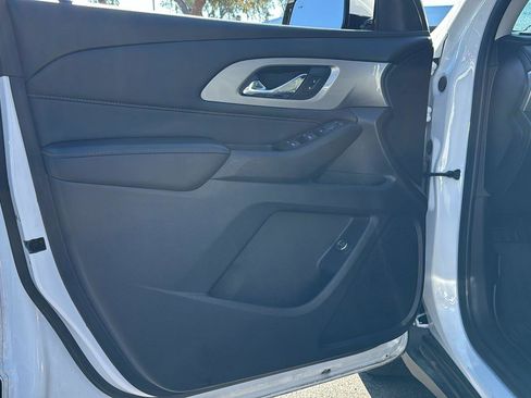 Used 2020 Chevrolet Traverse LT image 6