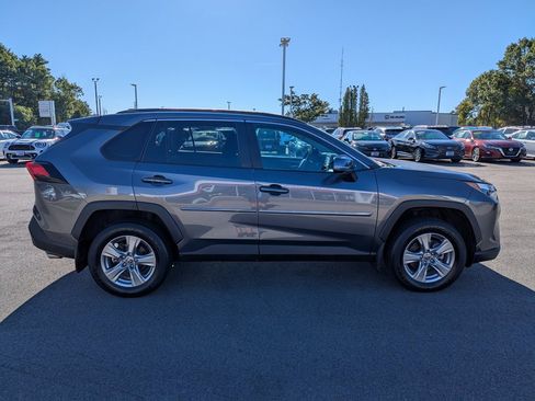 Used 2022 Toyota RAV4 XLE image 7