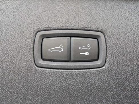 Used 2025 Porsche Cayenne AWD/4WD image 13