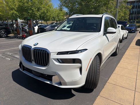 Used 2026 BMW X7 xDrive40i AWD/4WD image 1