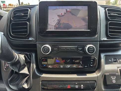 Used 2022 RAM ProMaster 2500 w/ Interior LED Lighting Group FWD image 8