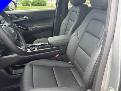 New 2026 Chevrolet Equinox LT w/ Convenience Package II AWD/4WD image 11