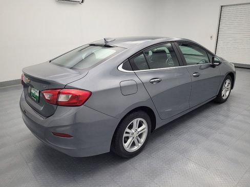 Used 2018 Chevrolet Cruze LT w/ Convenience Package FWD image 10