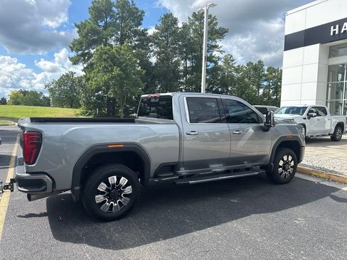 Used 2024 GMC Sierra 3500 Denali w/ Denali Reserve Package AWD/4WD image 5