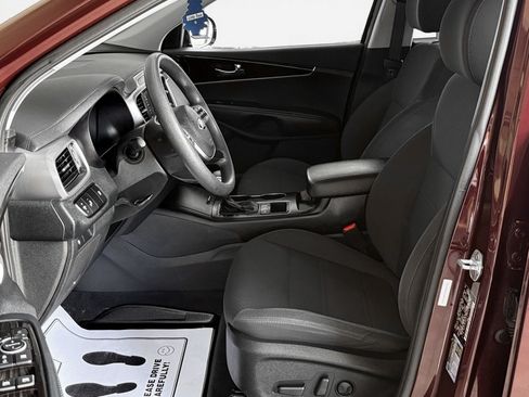 Used 2019 Kia Sorento AWD V6 image 12