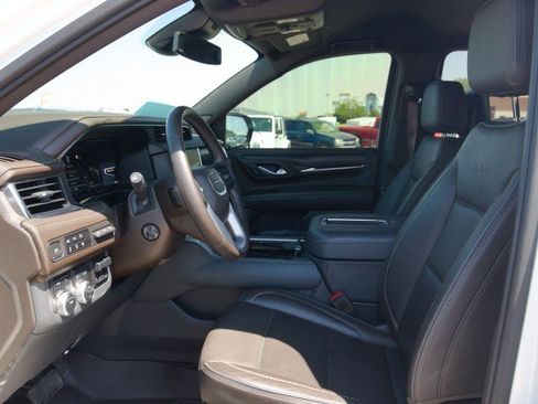 Used 2023 GMC Yukon XL Denali w/ Max Trailering Package AWD/4WD image 16