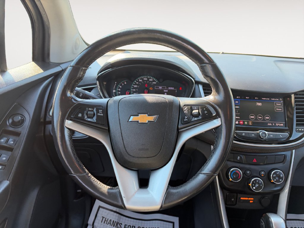 Used 2020 Chevrolet Trax LT w/ LT Convenience Package AWD/4WD image 12