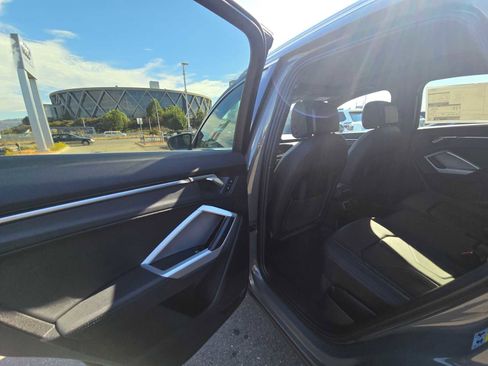 New 2025 Audi Q3 2.0T Premium image 15