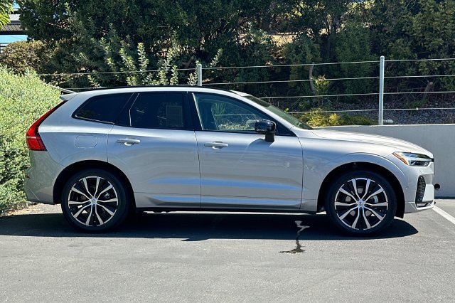 Used 2023 Volvo XC60 B5 Plus w/ Climate Package AWD/4WD image 6
