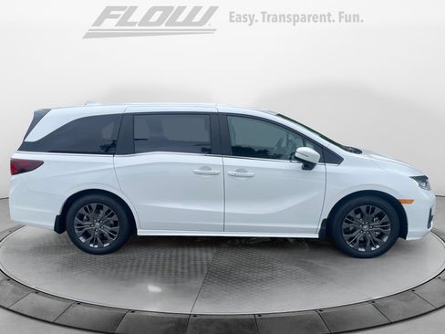 New 2026 Honda Odyssey Touring image 8