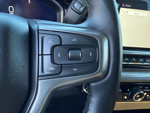 Used 2025 Chevrolet Silverado 1500 LT AWD/4WD image 19