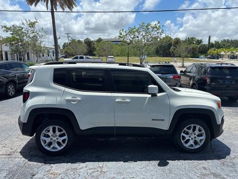 Used 2017 Jeep Renegade Latitude w/ Safety & Security Group (ALP) AWD/4WD image 6