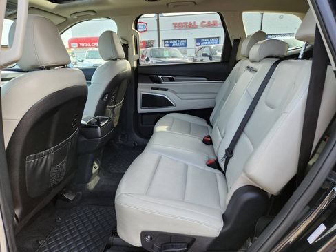 Used 2020 Kia Telluride S w/ S 8 Passenger Seating Package AWD/4WD image 12