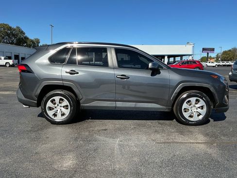 Used 2020 Toyota RAV4 LE image 8