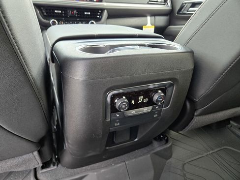New 2026 Chevrolet Suburban Premier w/ Sun And Tow Package AWD/4WD image 19