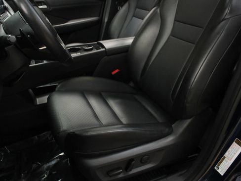 Used 2024 Nissan Rogue SV w/ SV Premium Package AWD/4WD image 17