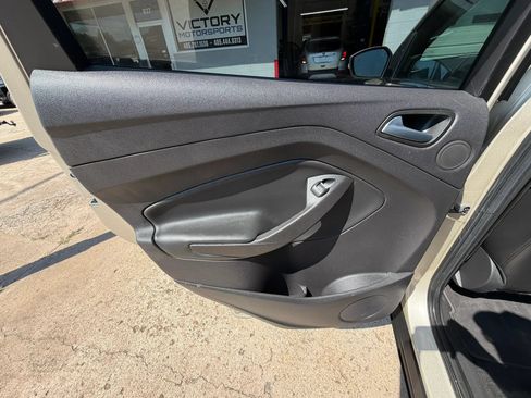 Used 2017 Ford Escape Titanium AWD/4WD image 21