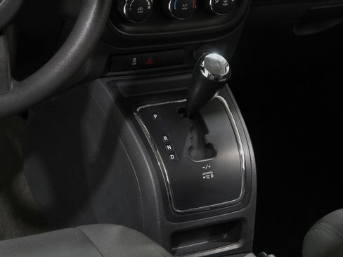 Used 2016 Jeep Patriot Sport w/ Power Value Group image 10