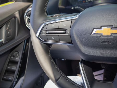 New 2026 Chevrolet Equinox LT w/ Convenience Package II FWD image 19