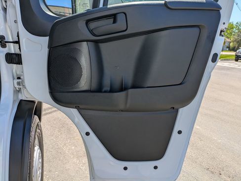 Used 2025 RAM ProMaster 2500 w/ Premium Convenience Group FWD image 32