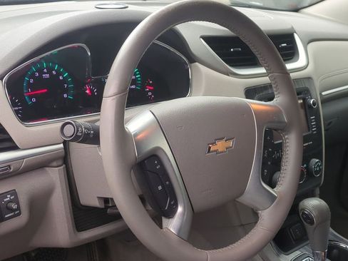 Used 2017 Chevrolet Traverse LT AWD/4WD image 14