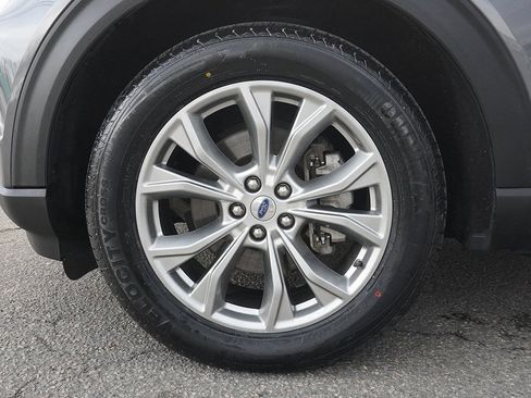 Used 2022 Ford Explorer XLT w/ Equipment Group 202A image 26