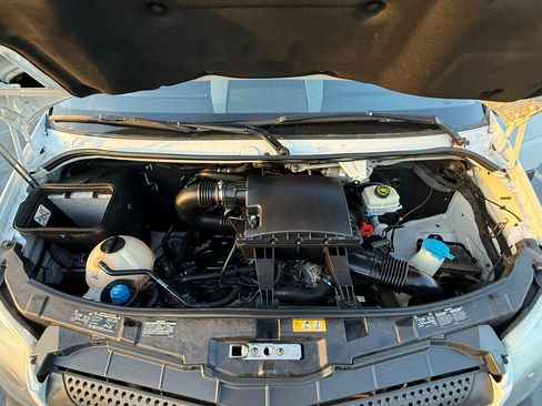 Used 2018 Mercedes-Benz Sprinter 2500 image 36