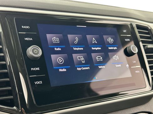 Used 2023 Volkswagen Atlas SE image 14