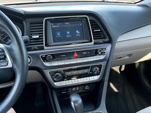 Used 2018 Hyundai Sonata SEL FWD image 15
