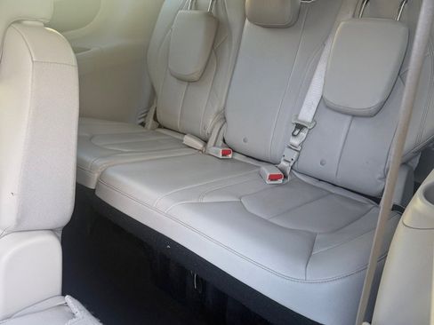 Used 2017 Chrysler Pacifica Touring-L w/ Tire & Wheel Group image 12