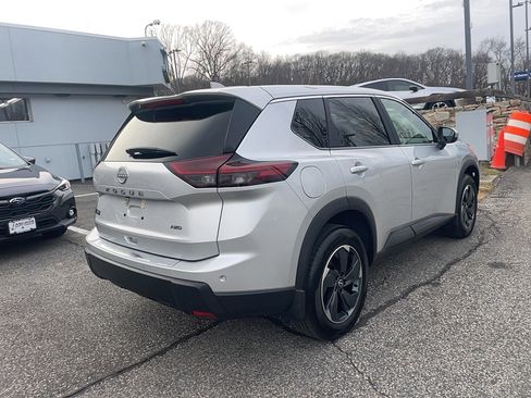 Used 2025 Nissan Rogue SV image 7