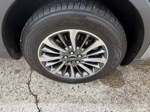 Used 2021 Lincoln Nautilus FWD w/ Equipment Group 101A image 5