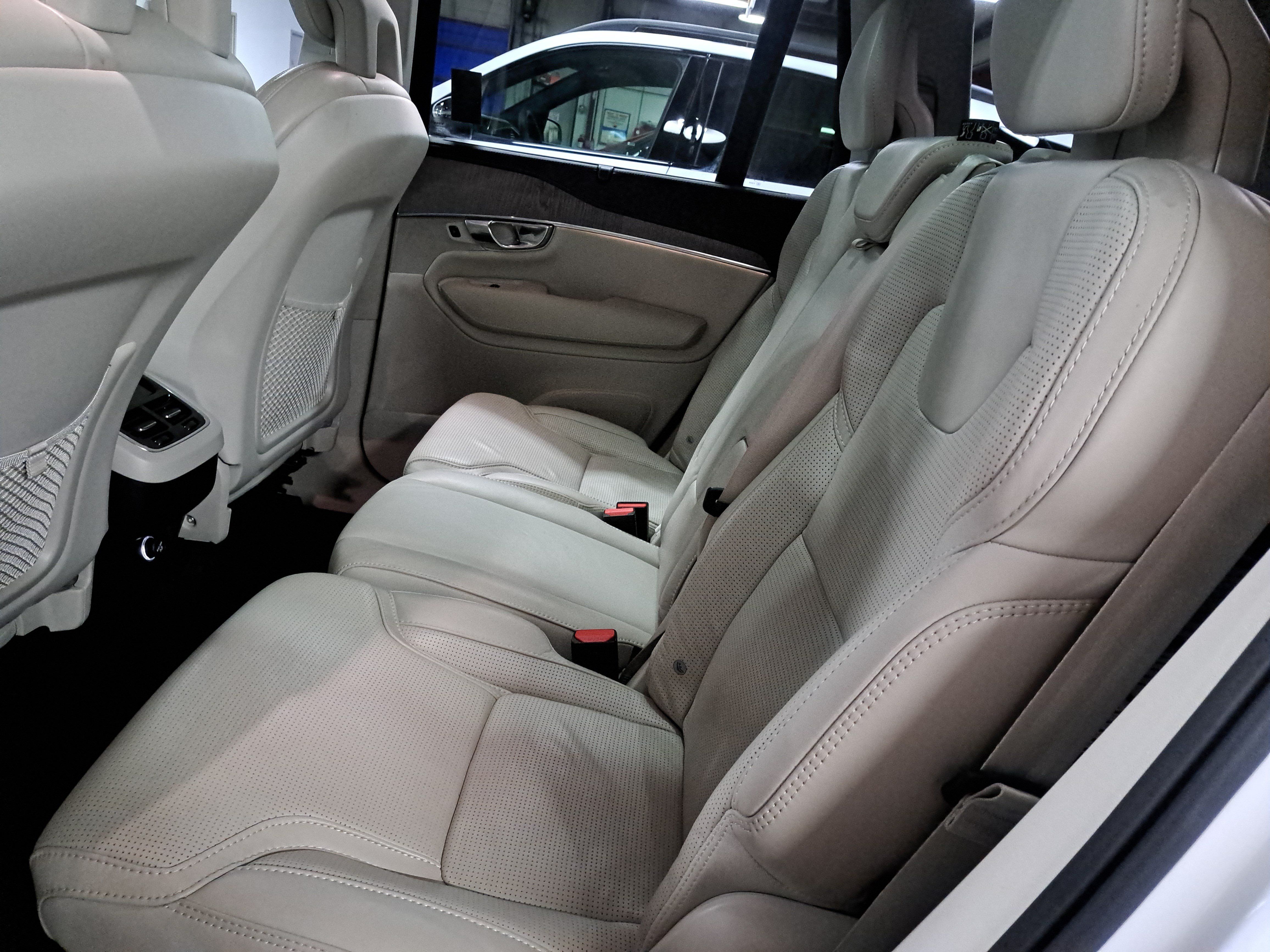 Used 2020 Volvo XC90 T6 Inscription w/ Protection Package Premier AWD/4WD image 16