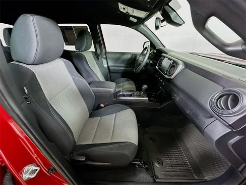 Used 2023 Toyota Tacoma TRD Sport image 12